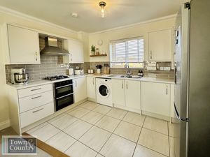 KEATS CRESCENT- click for photo gallery